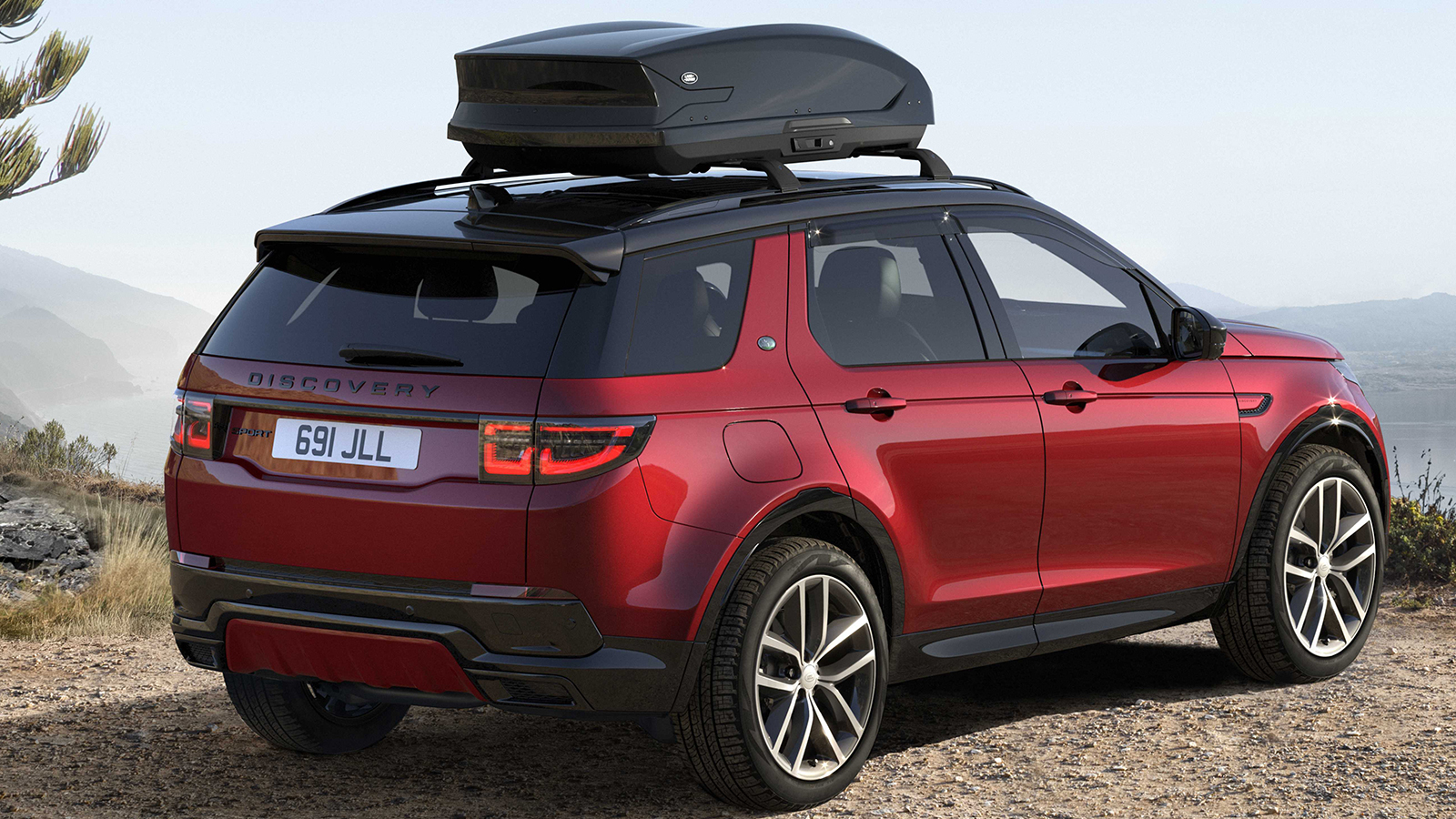 Πρεμιέρα για το ανανεωμένο Land Rover Discovery Sport